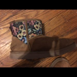 Custom made floral printed uggs